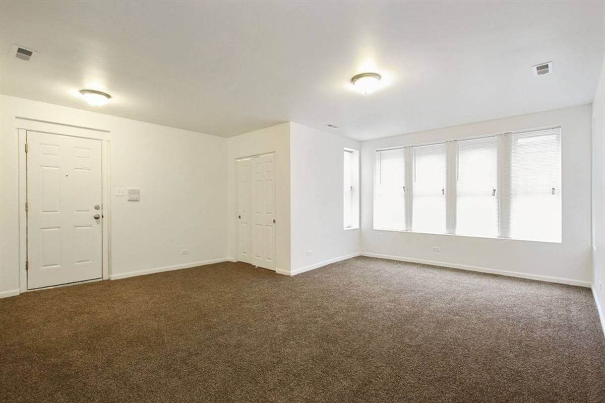 Apartment for rent at 6224 S Dr Martin Luther King Jr, Chicago, IL 60637