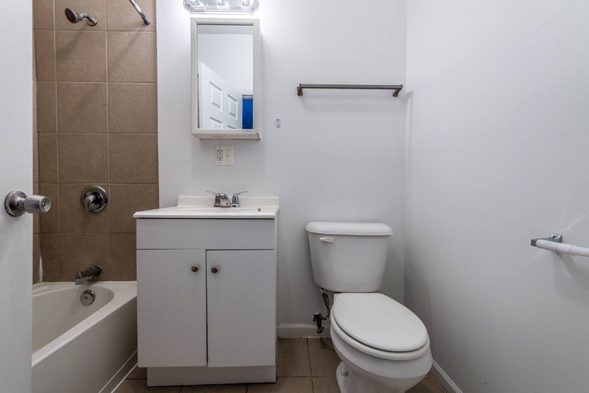 Apartment for rent at 6224 S Dr Martin Luther King Jr, Chicago, IL 60637