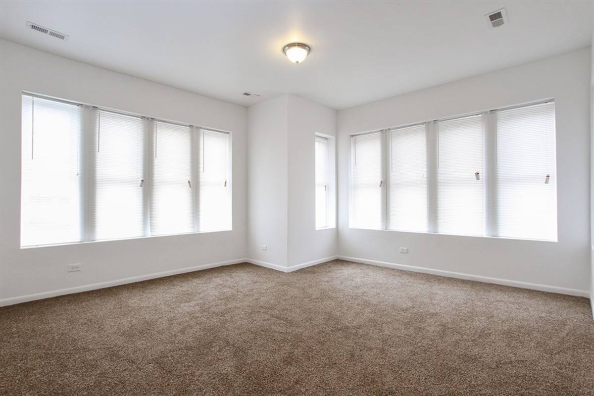 Apartment for rent at 6224 S Dr Martin Luther King Jr, Chicago, IL 60637