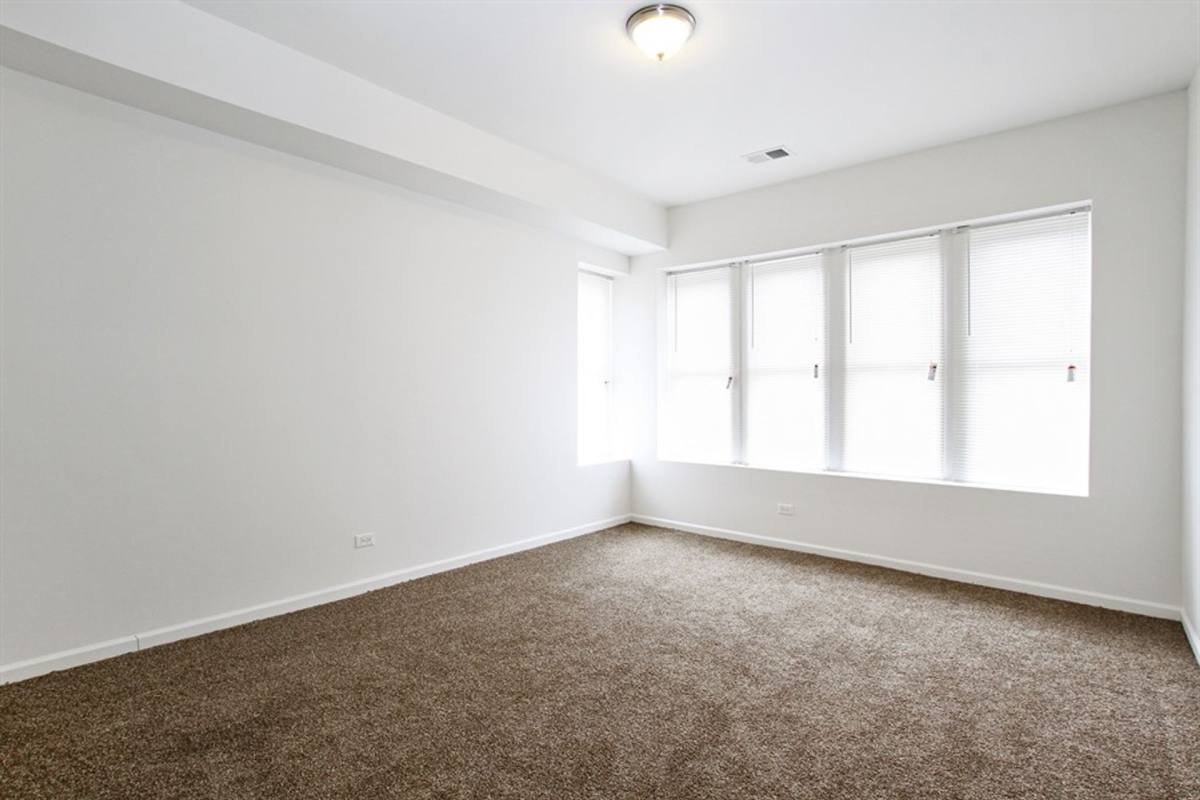 Apartment for rent at 6224 S Dr Martin Luther King Jr, Chicago, IL 60637