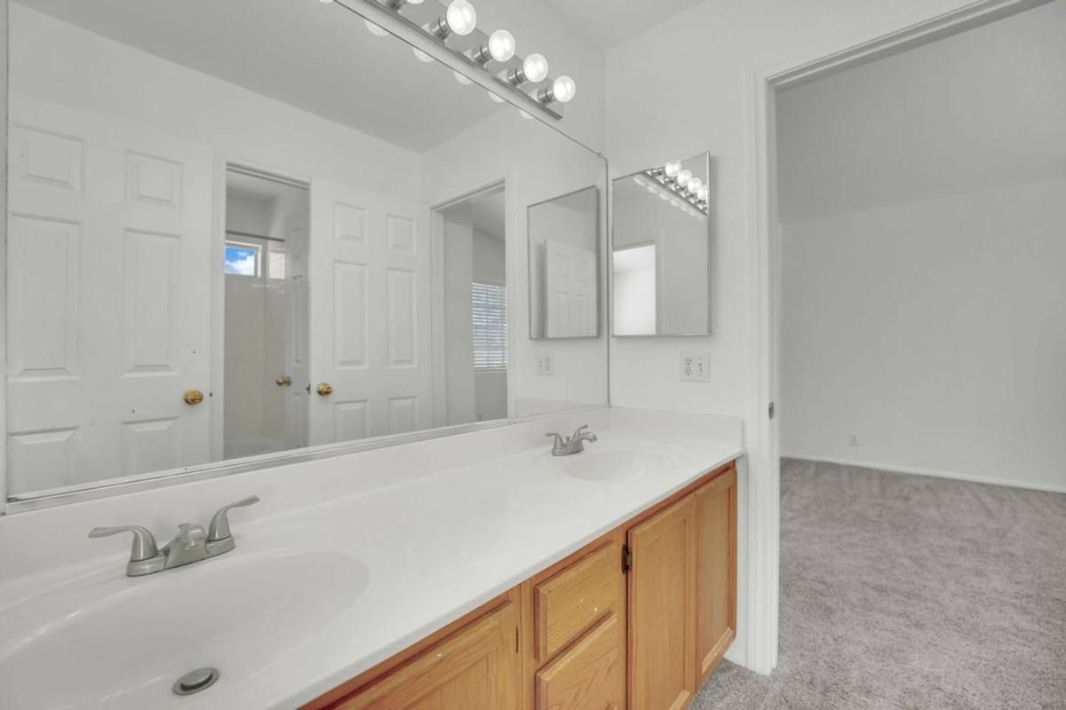 House for rent at 168 Herbie Lane, Henderson, NV 89015