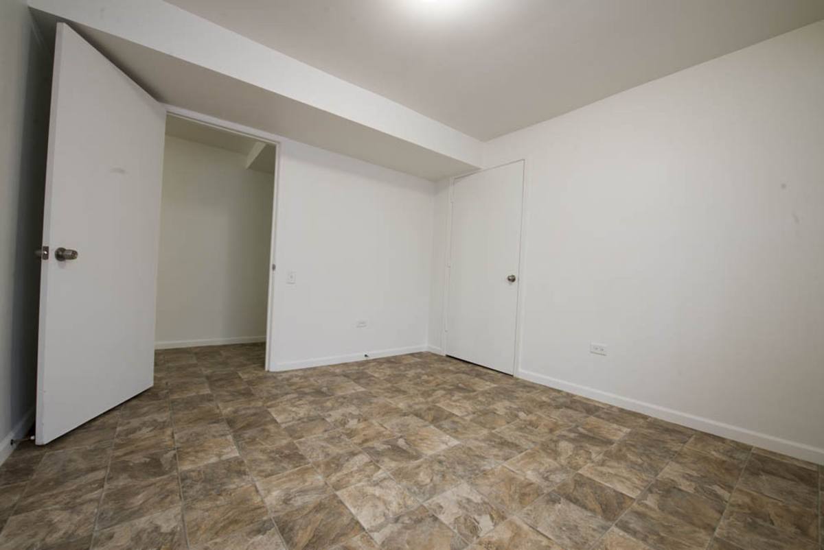 Apartment for rent at 5300 S Michigan Ave, Chicago, IL 60615