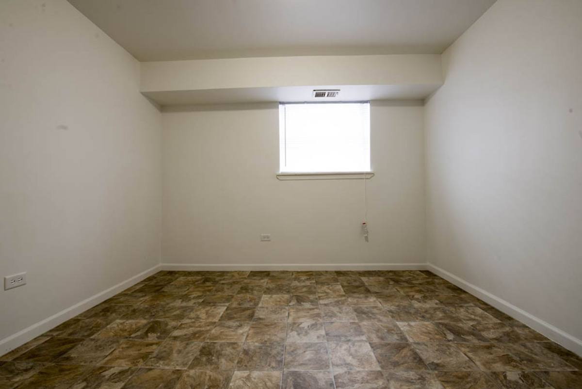 Apartment for rent at 5300 S Michigan Ave, Chicago, IL 60615
