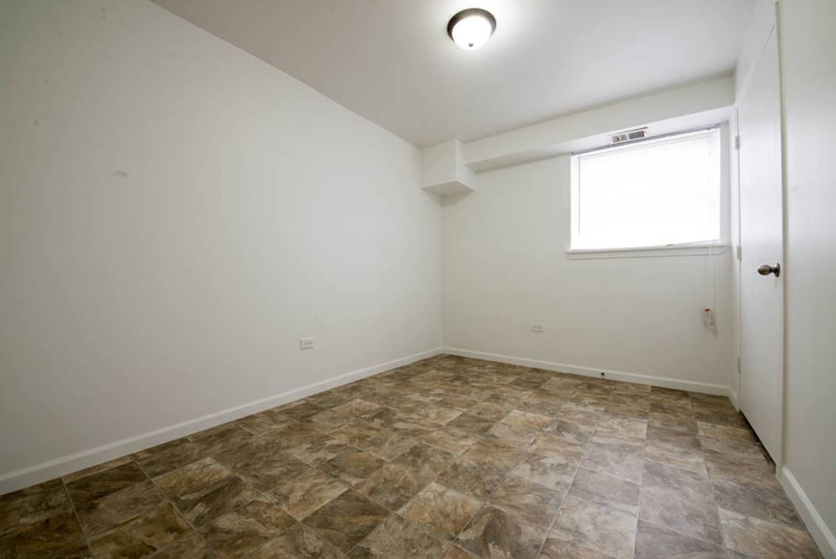 Apartment for rent at 5300 S Michigan Ave, Chicago, IL 60615