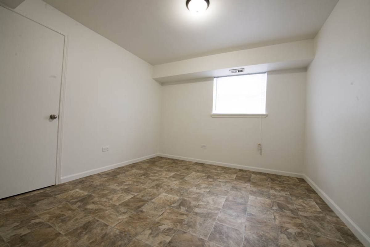 Apartment for rent at 5300 S Michigan Ave, Chicago, IL 60615