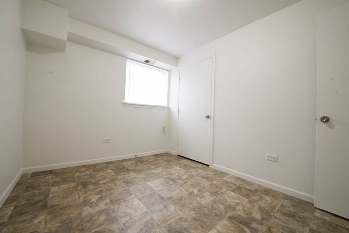 Apartment for rent at 5300 S Michigan Ave, Chicago, IL 60615
