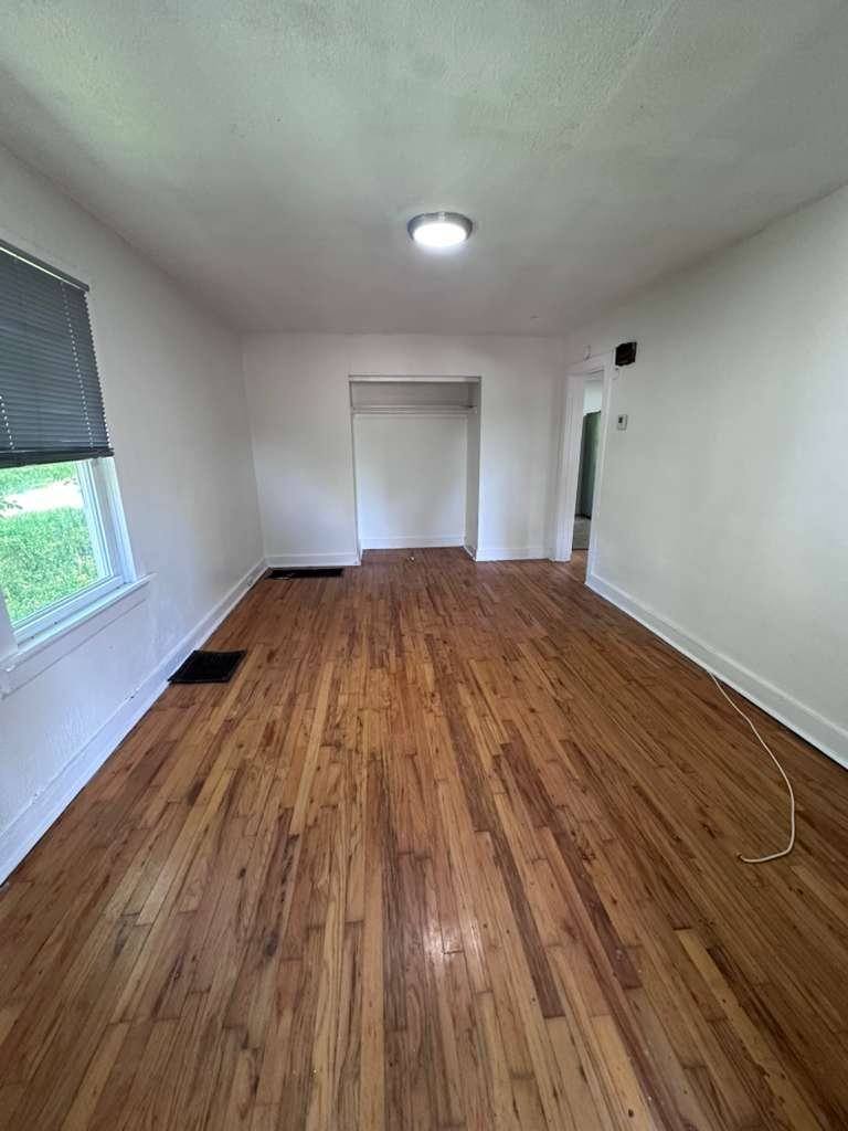 House for rent at 806 Marvin, Saint Louis, MO 63135