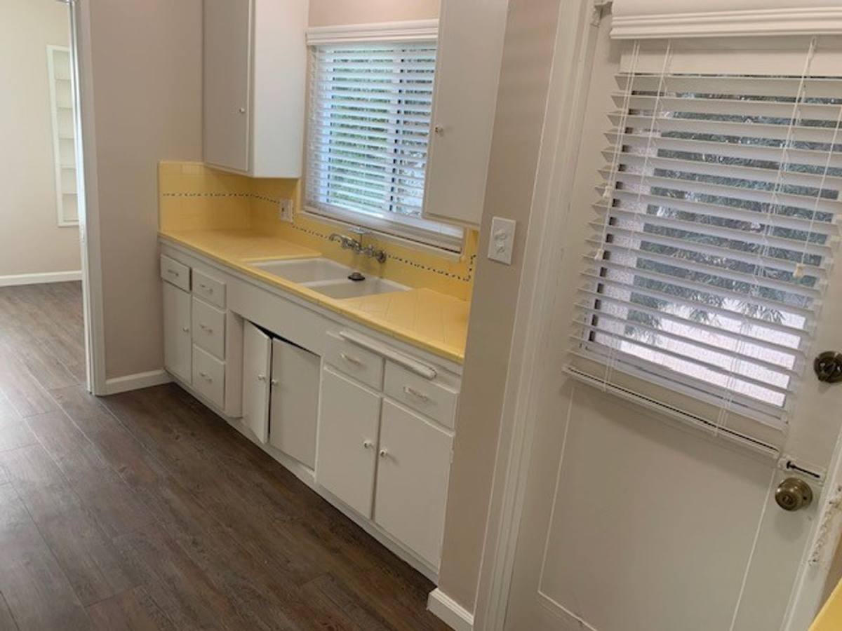 Apartment for rent at 10911 Paramount Blvd, Gardena, CA 90247