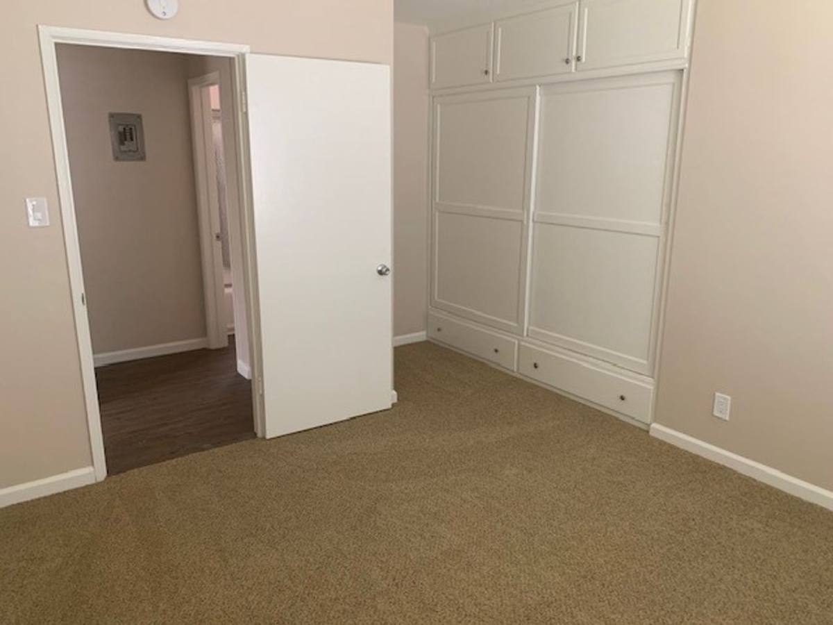 Apartment for rent at 10911 Paramount Blvd, Gardena, CA 90247