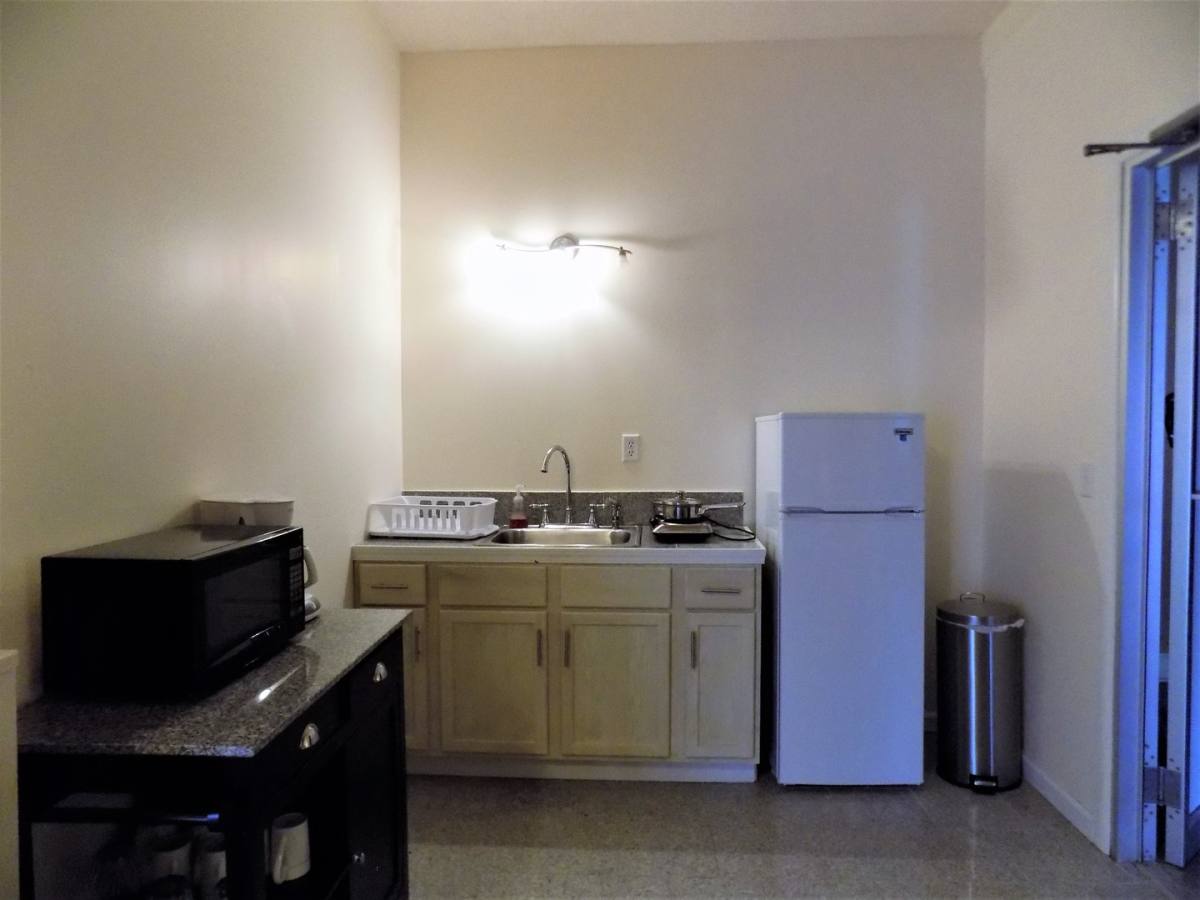 Apartment for rent at 123 N Main St, Fairfield, IA 52556