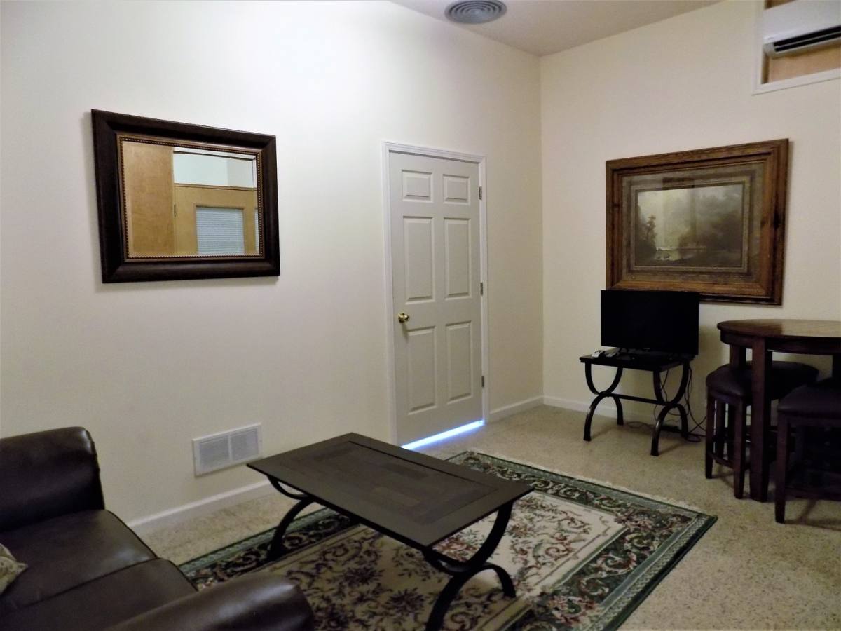 Apartment for rent at 123 N Main St, Fairfield, IA 52556