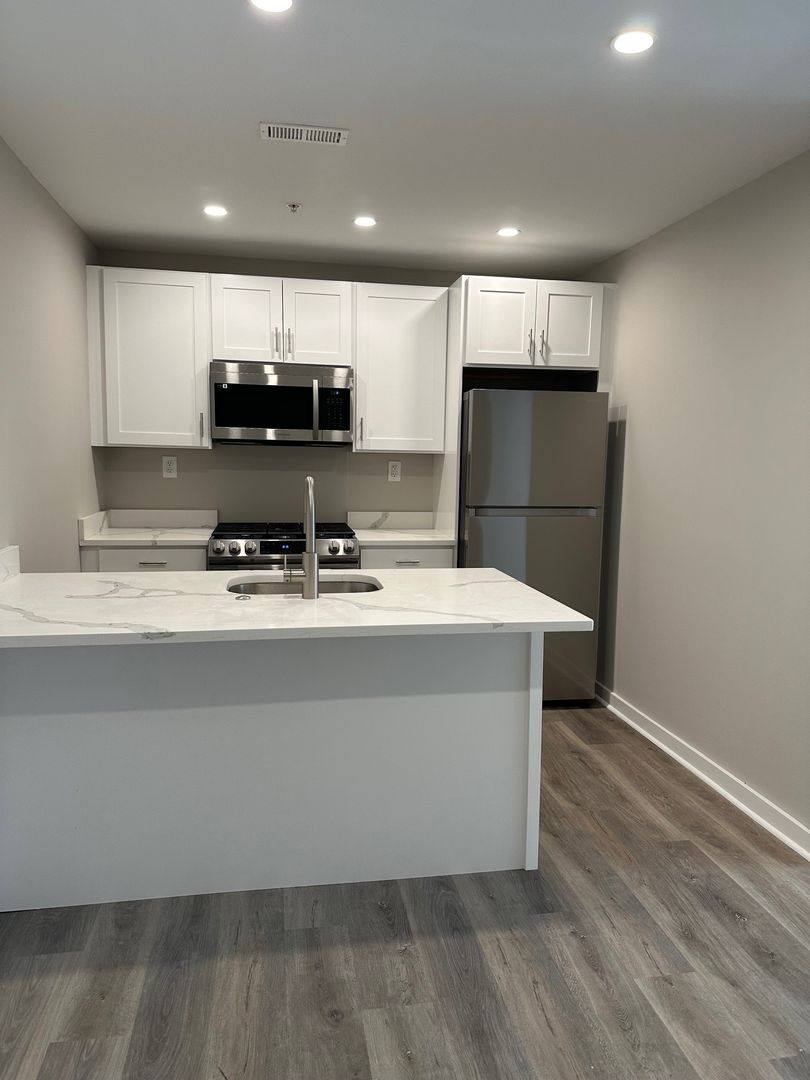 Apartment for rent at 114 York Rd, Jenkintown, PA 19046