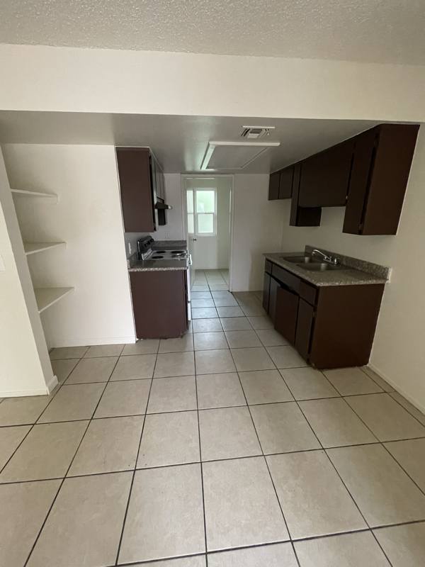 Apartment for rent at 429 S Backer Ave #204, Fresno, CA 93702