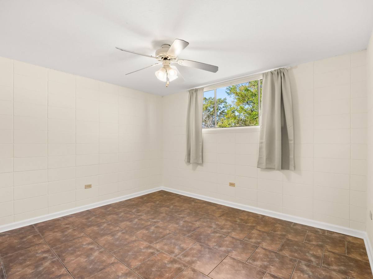 Apartment for rent at 710 Iris St #302, Lake Charles, LA 70601