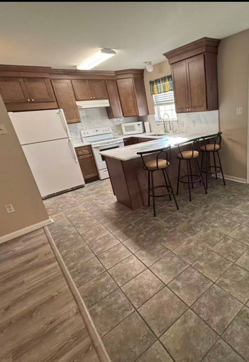 Apartment for rent at 211 Greenbriar Dr, Houma, LA 70364