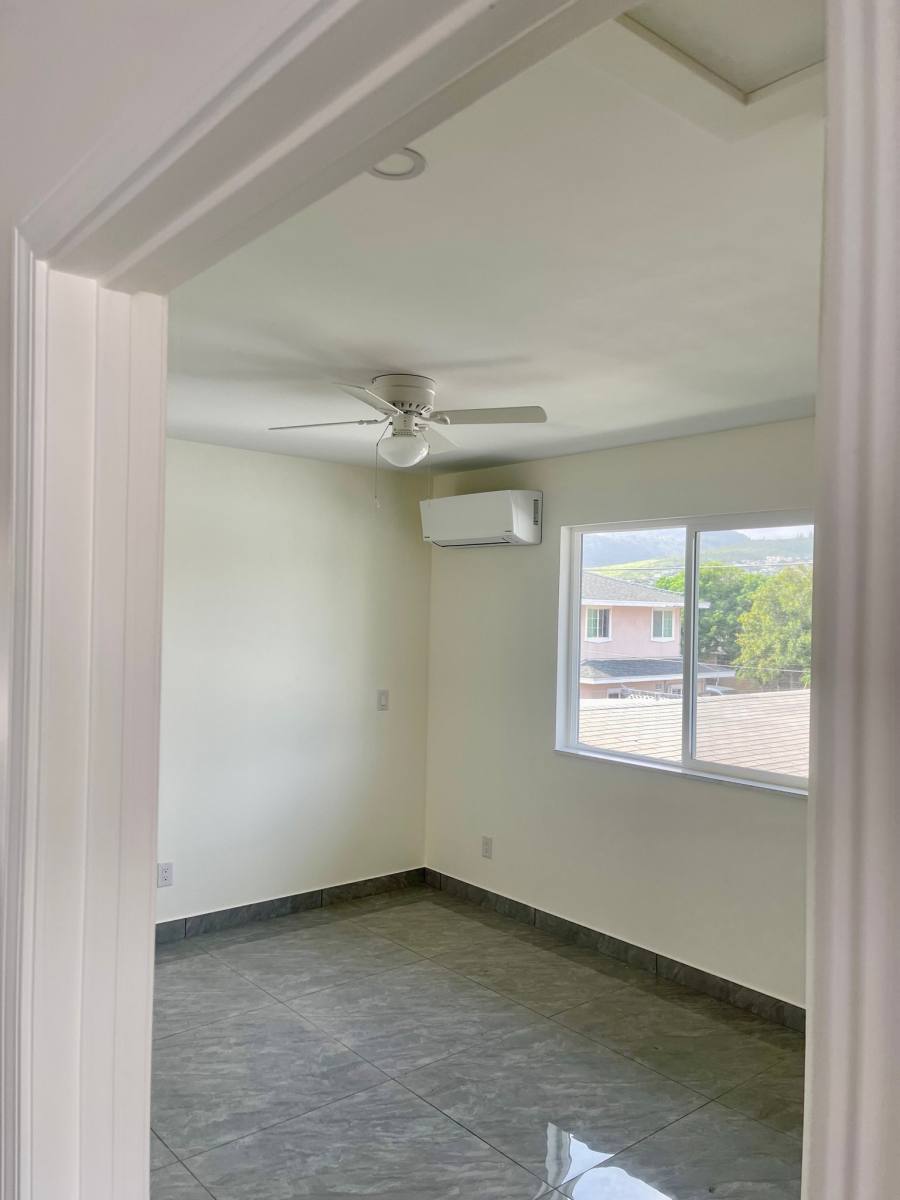 Apartment for rent at 918 8th Ave, Honolulu, HI 96816