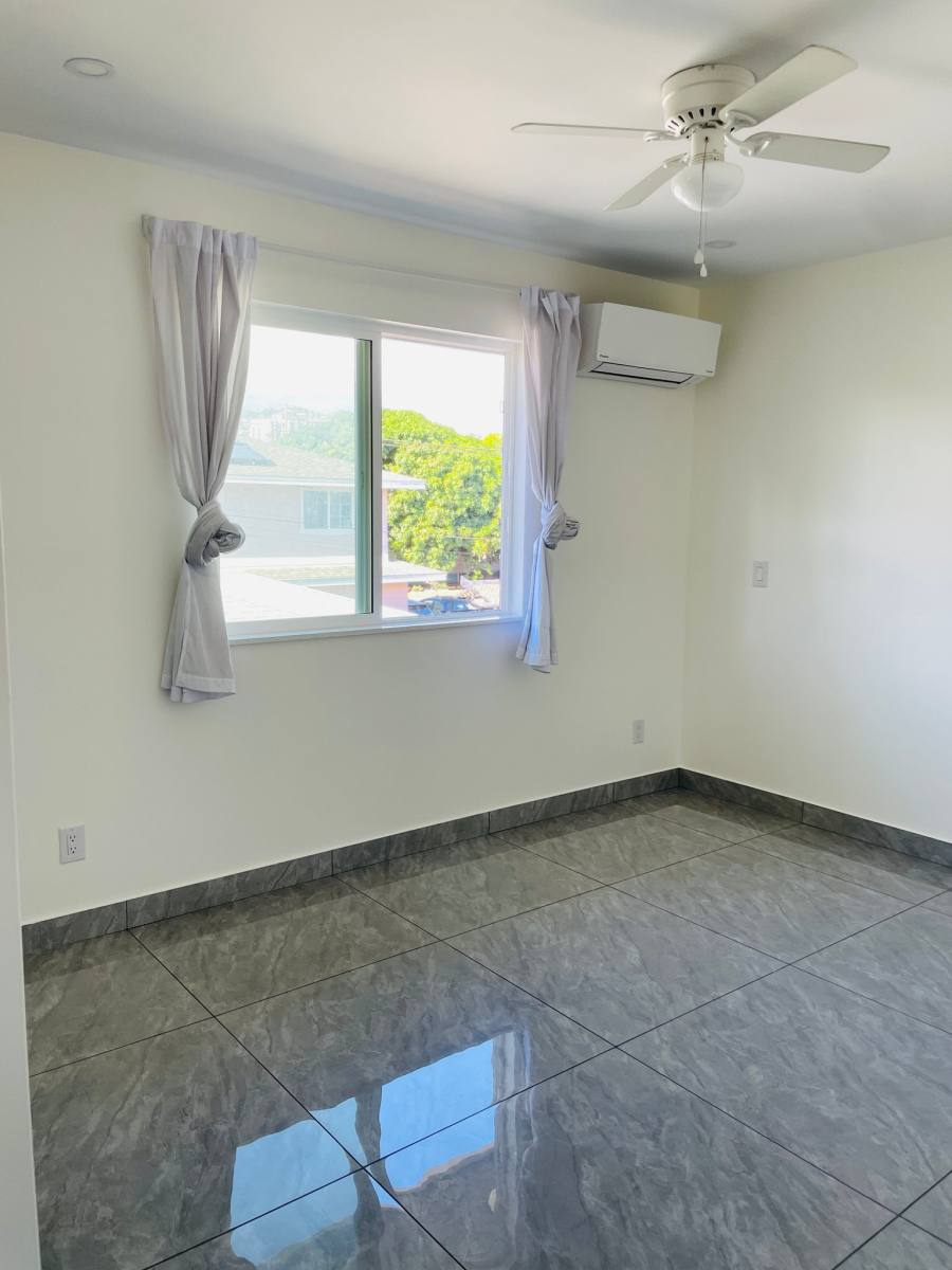 Apartment for rent at 918 8th Ave, Honolulu, HI 96816