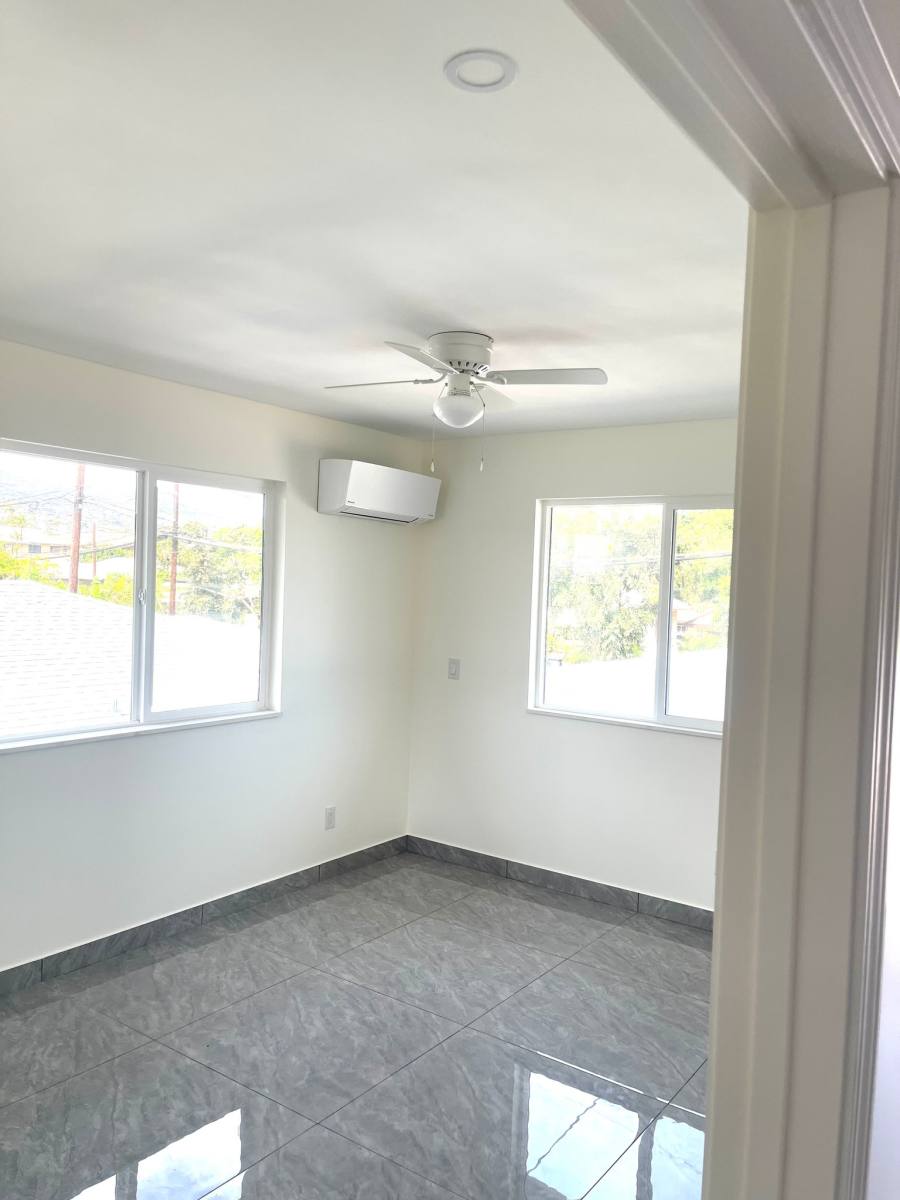 Apartment for rent at 918 8th Ave, Honolulu, HI 96816