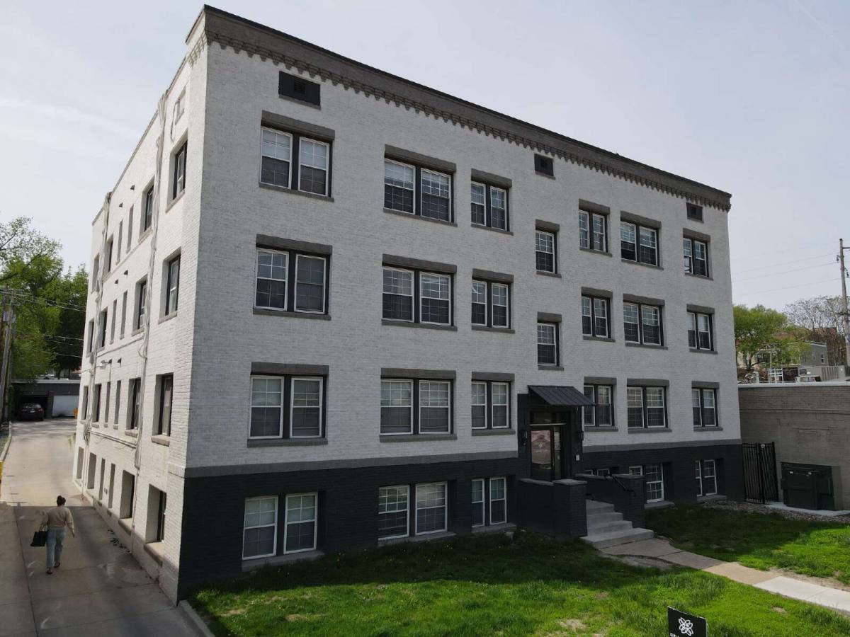 Apartment for rent at 2714 Ingersoll Ave, Des Moines, IA 50312