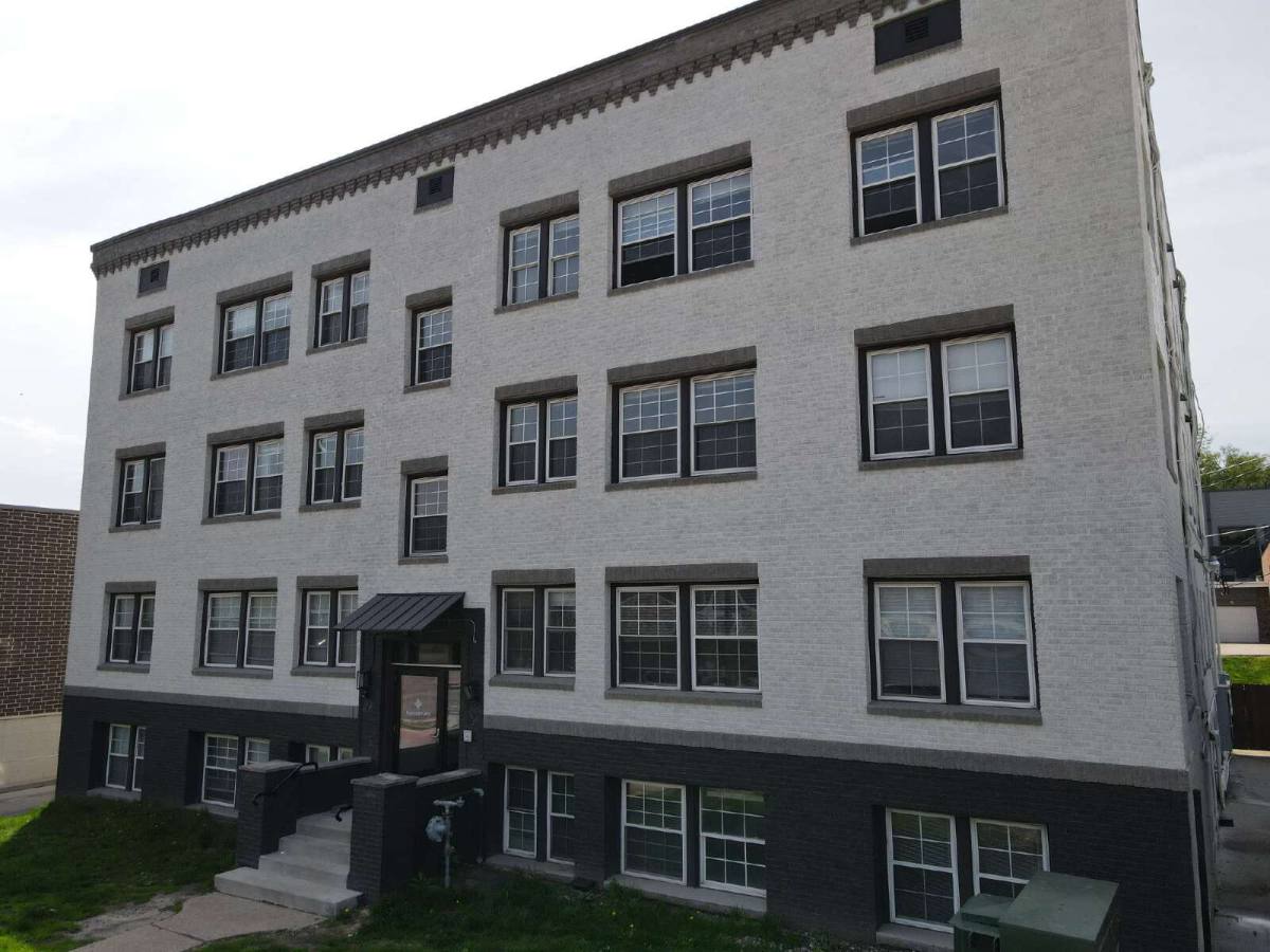 Apartment for rent at 2714 Ingersoll Ave, Des Moines, IA 50312