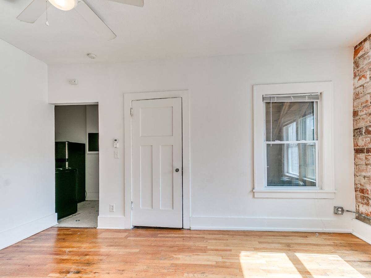 Apartment for rent at 2714 Ingersoll Ave, Des Moines, IA 50312