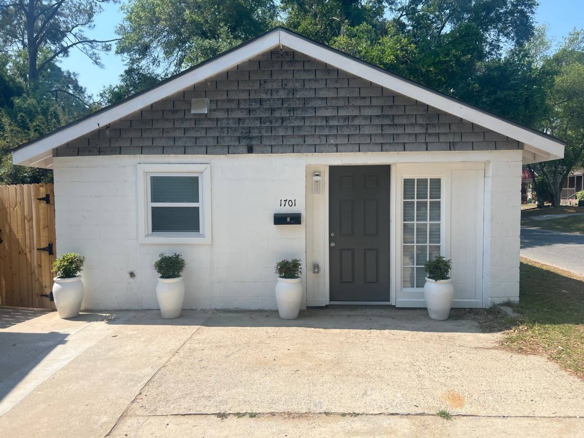 House for rent at 1701B E 39th St, Savannah, GA 31404