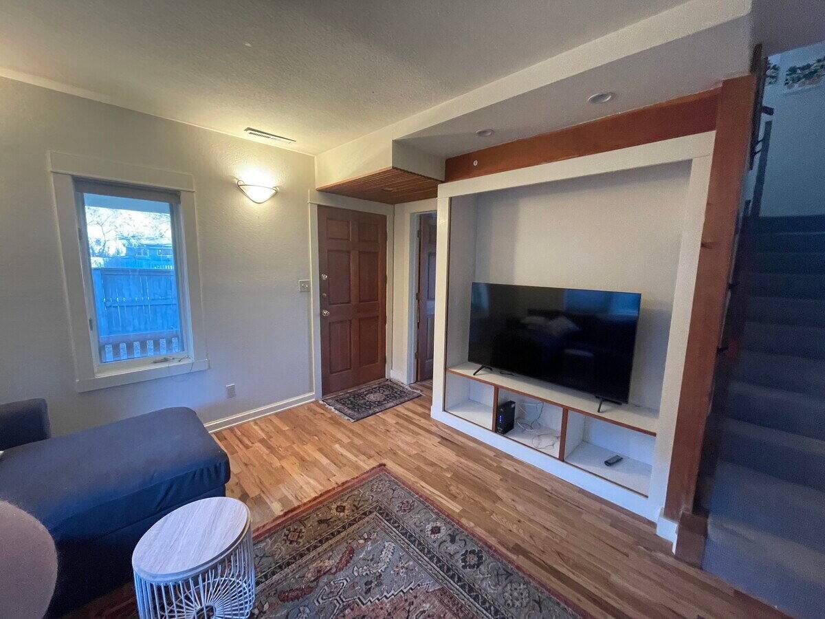 Apartment for rent at 1544 9th St #A, Boulder, CO 80302
