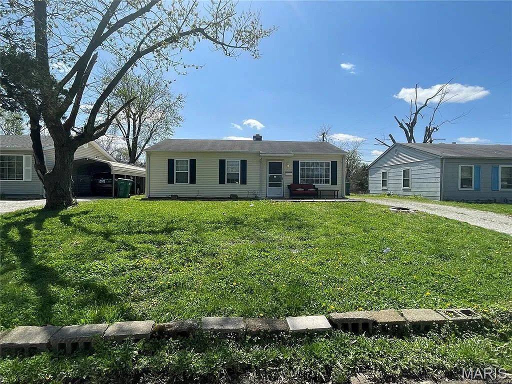 House for rent at 825 Saint Matthew Dr, East Saint Louis, IL 62206