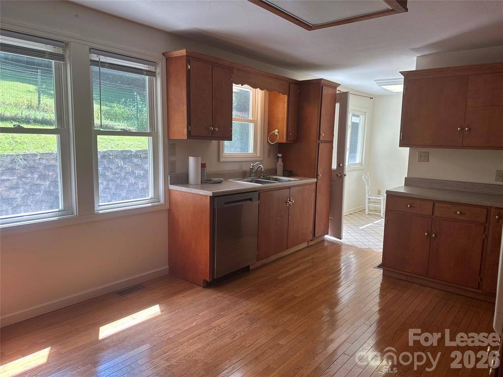 House for rent at 328 Bloody Fork Rd, Burnsville, NC 28714