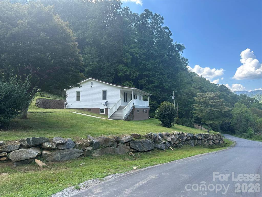 House for rent at 328 Bloody Fork Rd, Burnsville, NC 28714