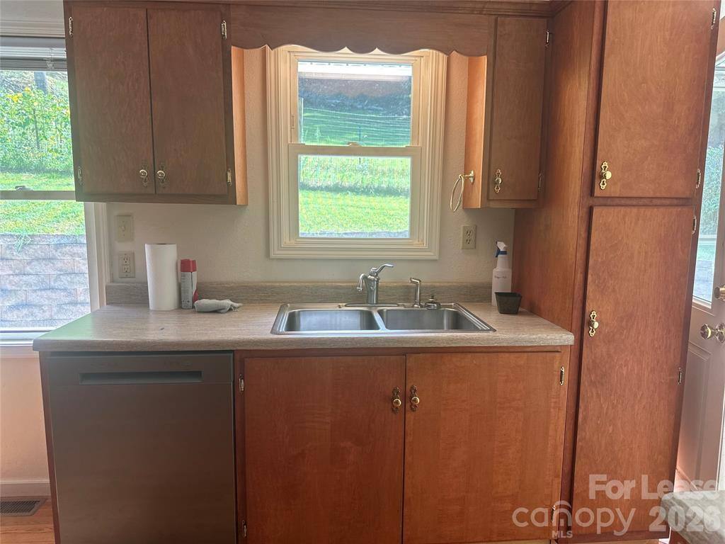 House for rent at 328 Bloody Fork Rd, Burnsville, NC 28714