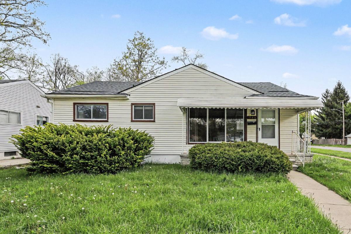 House for rent at 1189 Woodland Dr, Inkster, MI 48141