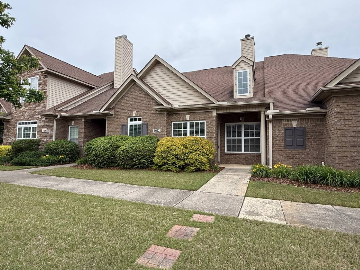 Townhouse for rent at 1012 Scarlet Woods, Huntsville, AL 35806