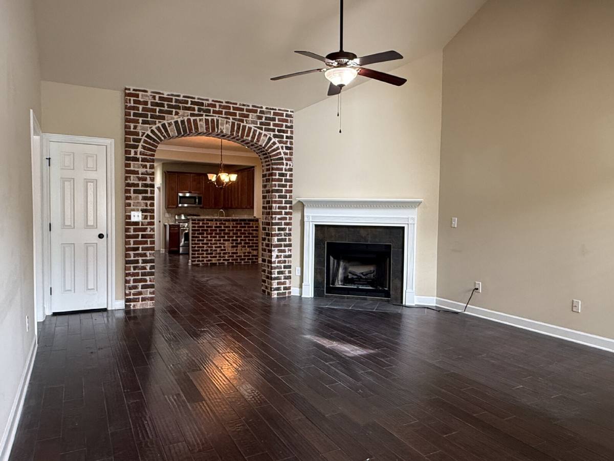 Townhouse for rent at 1012 Scarlet Woods, Huntsville, AL 35806
