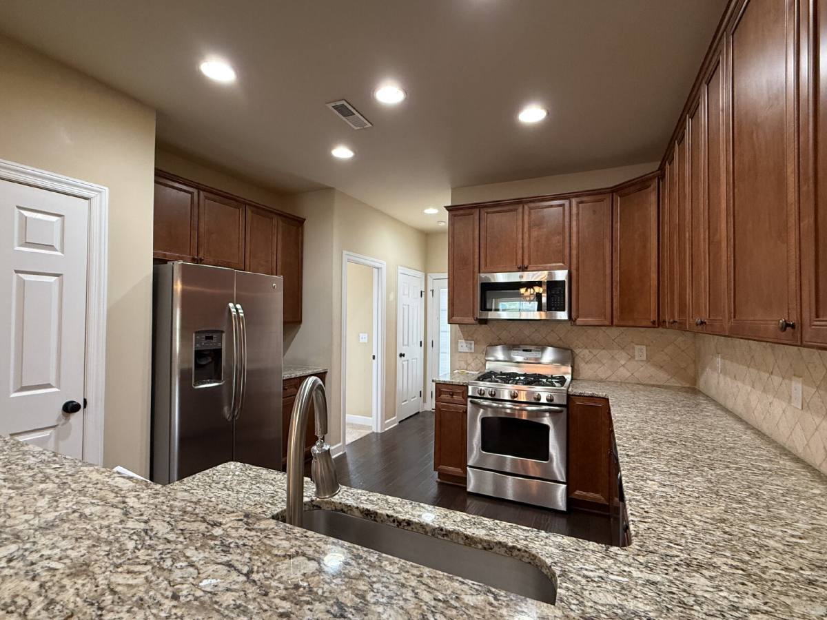 Townhouse for rent at 1012 Scarlet Woods, Huntsville, AL 35806