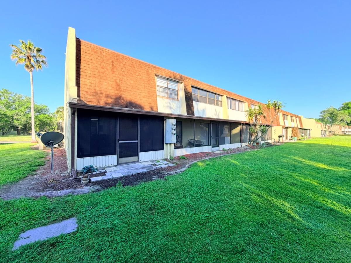 Condo for rent at 6125 Topher Trail, Mulberry, FL 33860