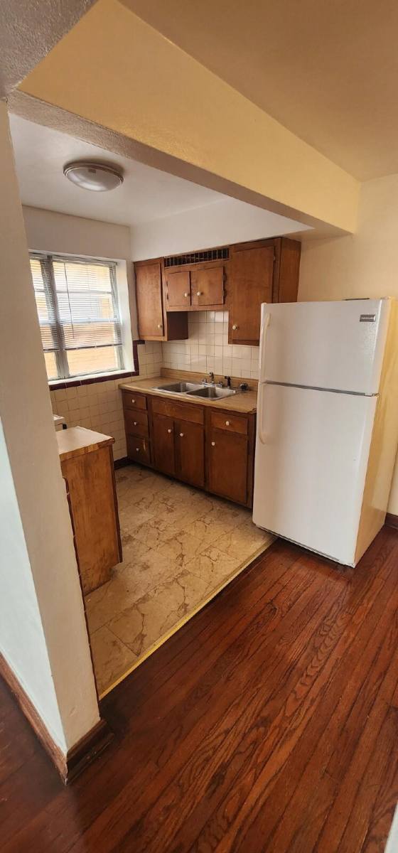 Apartment for rent at 5803 Devonshire Ave, Saint Louis, MO 63109