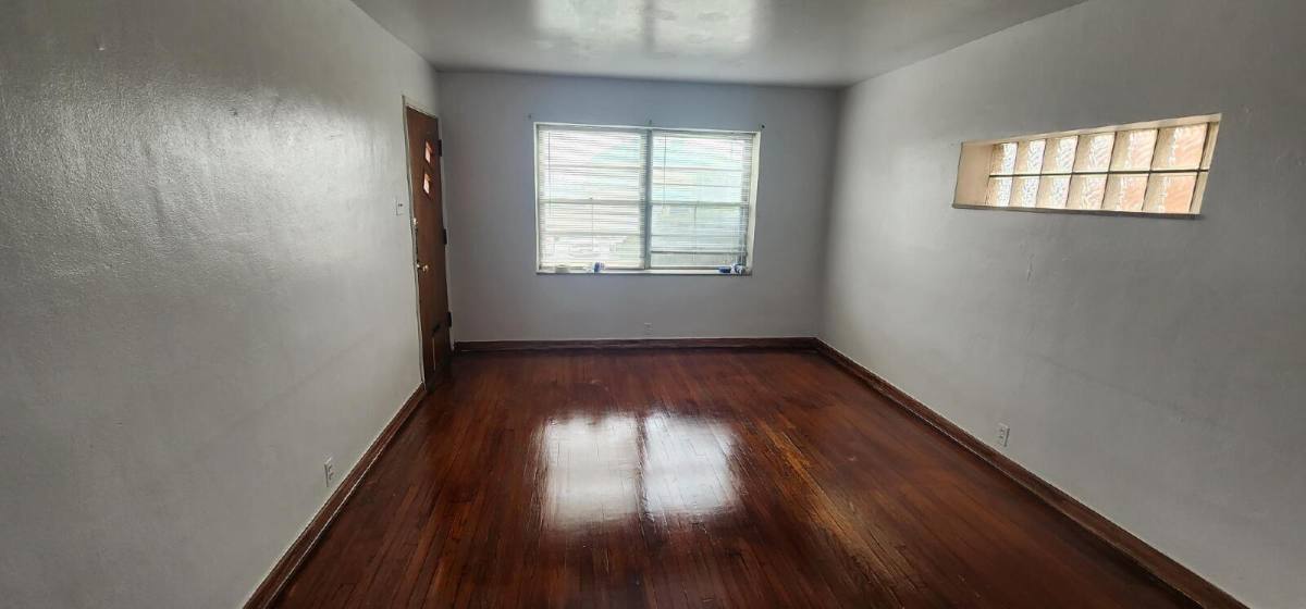 Apartment for rent at 5803 Devonshire Ave, Saint Louis, MO 63109