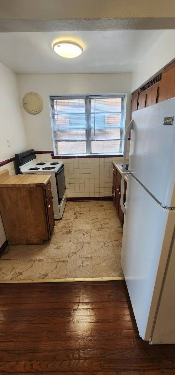 Apartment for rent at 5803 Devonshire Ave, Saint Louis, MO 63109