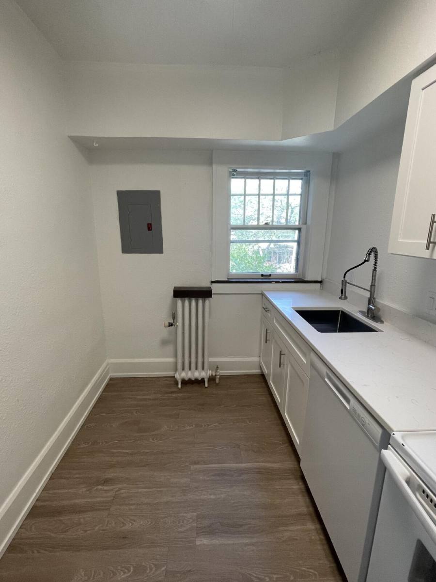 Apartment for rent at 3927 Ingersoll Ave #104, Des Moines, IA 50312