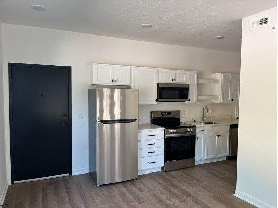 Apartment for rent at 3103 Forest Ave #104, Des Moines, IA 50311