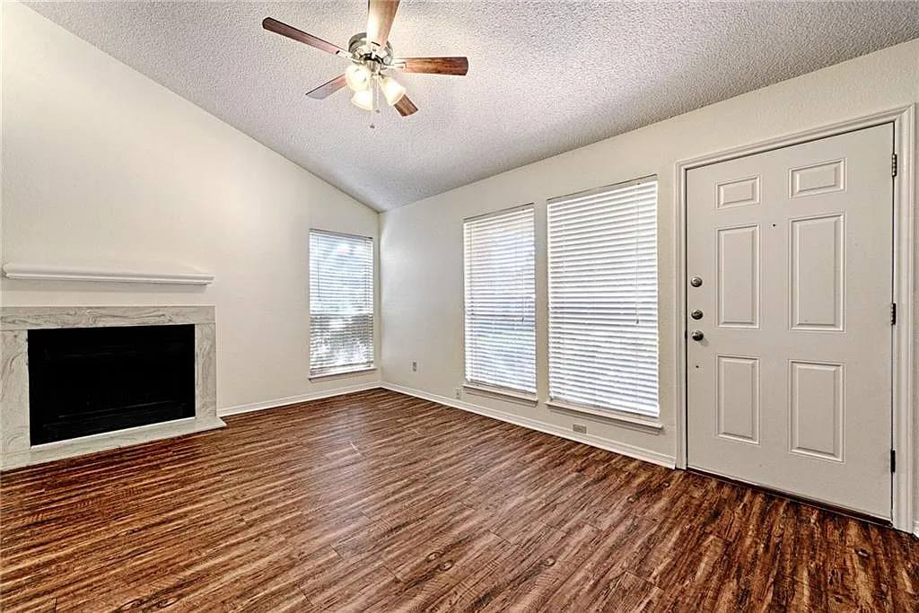 Townhouse for rent at 1473 Meadowood Village Dr, Fort Worth, TX 76120
