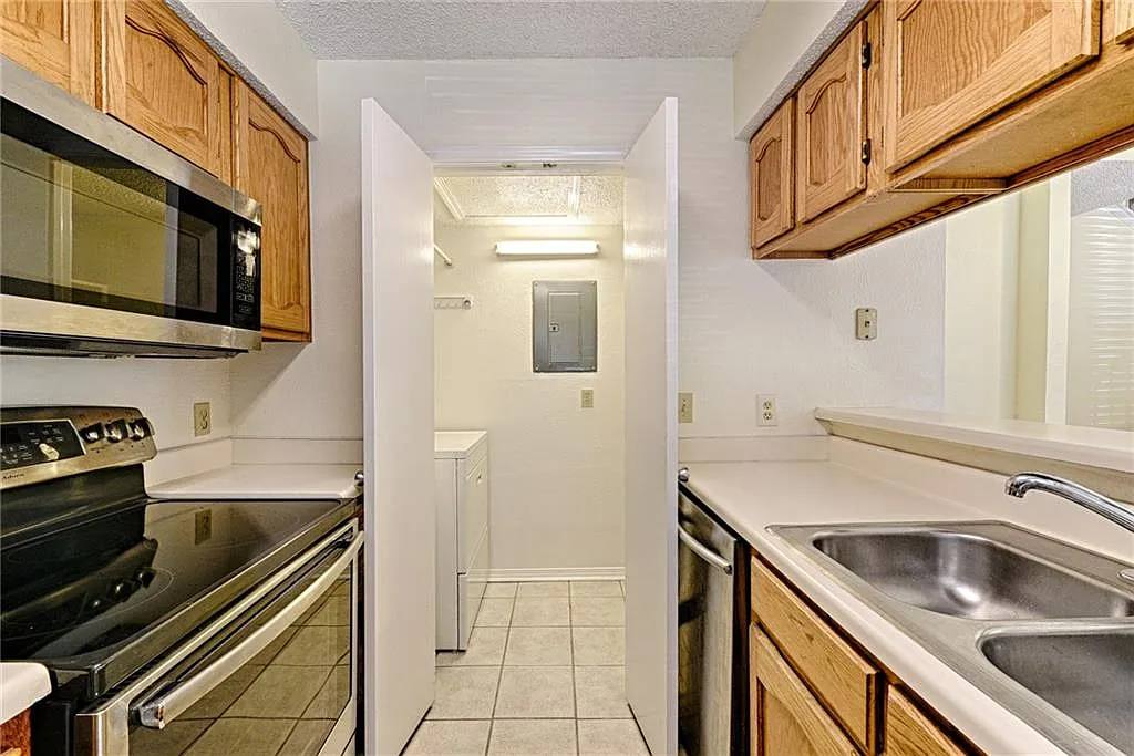 Townhouse for rent at 1473 Meadowood Village Dr, Fort Worth, TX 76120
