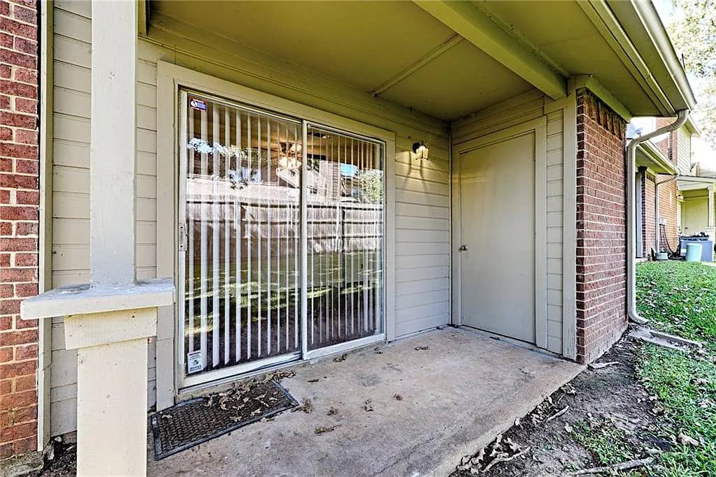 Townhouse for rent at 1473 Meadowood Village Dr, Fort Worth, TX 76120
