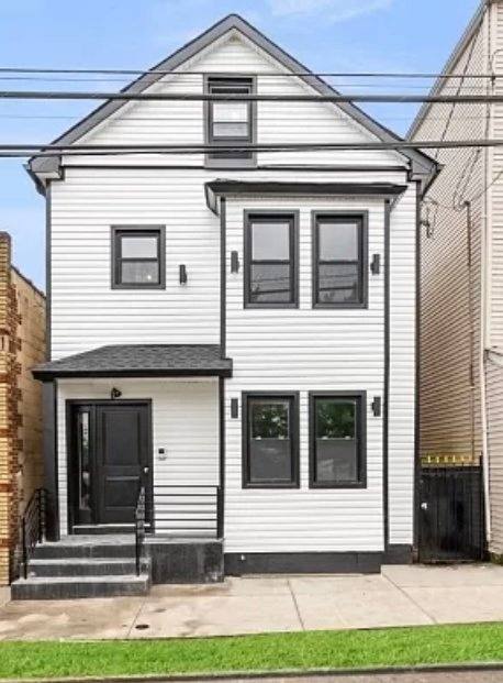 654 S 12th St #1, Newark, NJ 07103