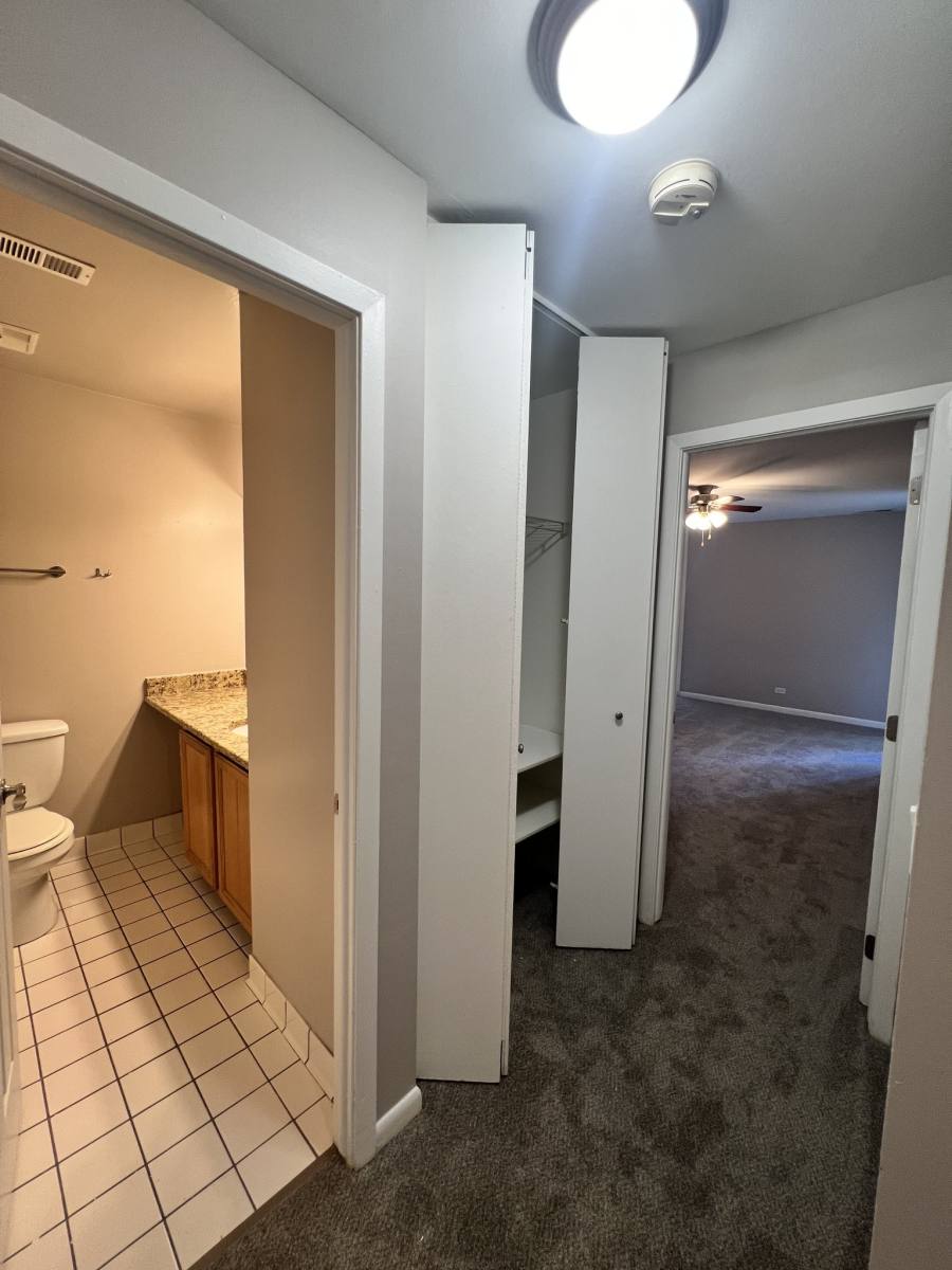 Apartment for rent at 5760 Abbey Dr #3G, Lisle, IL 60532
