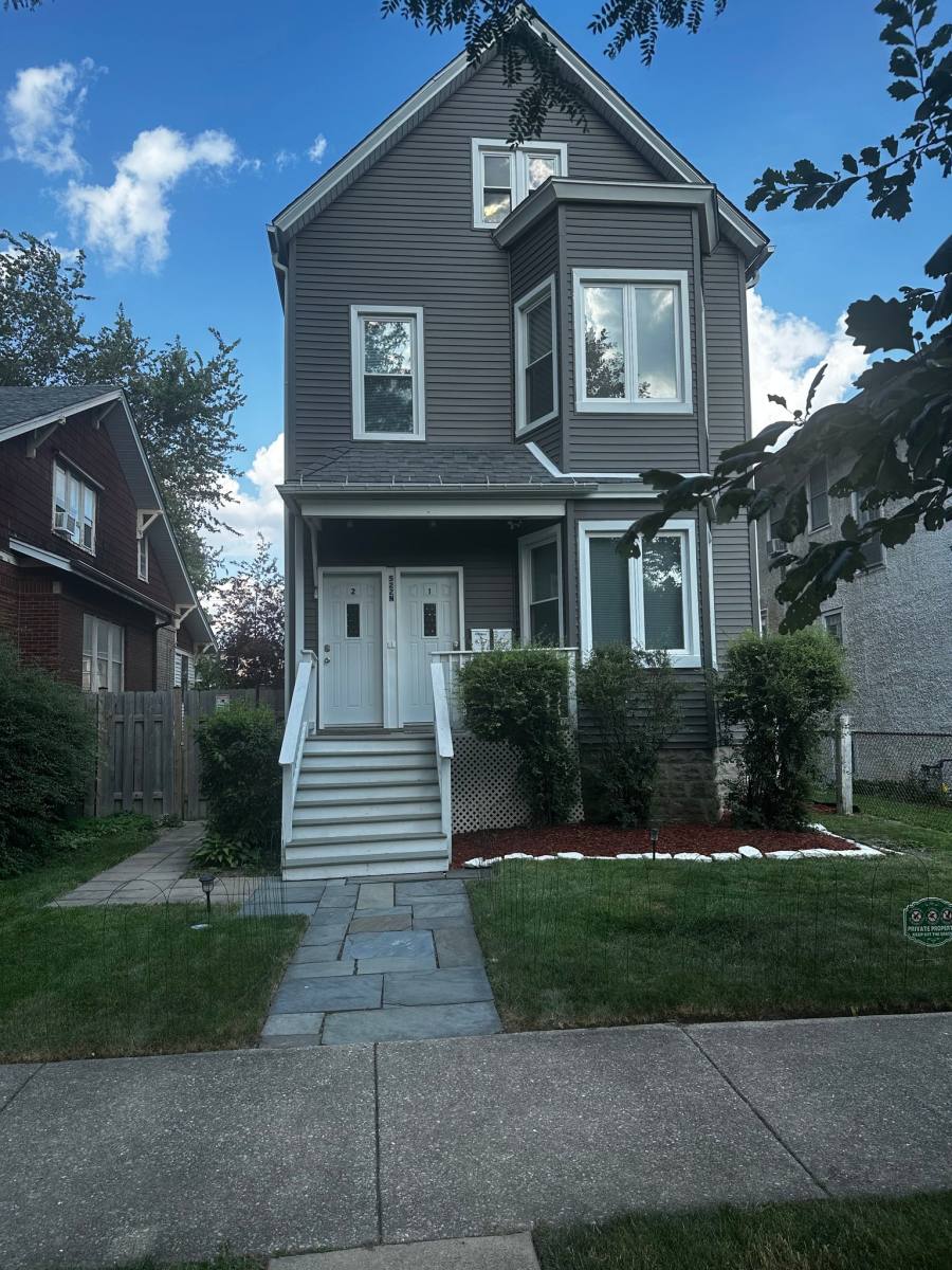 Apartment for rent at 522 N Humphrey Ave #1, Oak Park, IL 60302