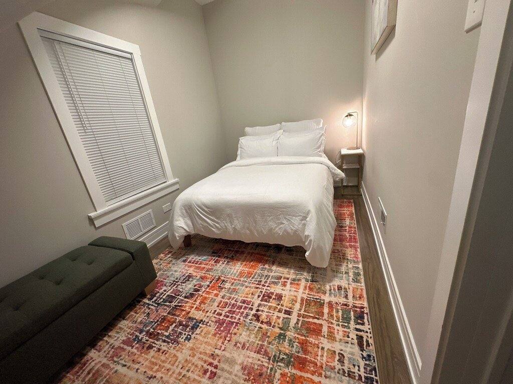 Apartment for rent at 522 N Humphrey Ave #1, Oak Park, IL 60302