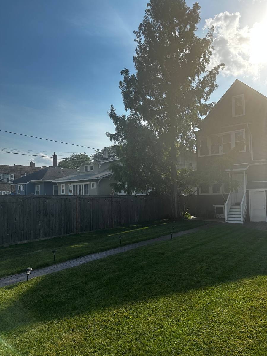 Apartment for rent at 522 N Humphrey Ave #1, Oak Park, IL 60302
