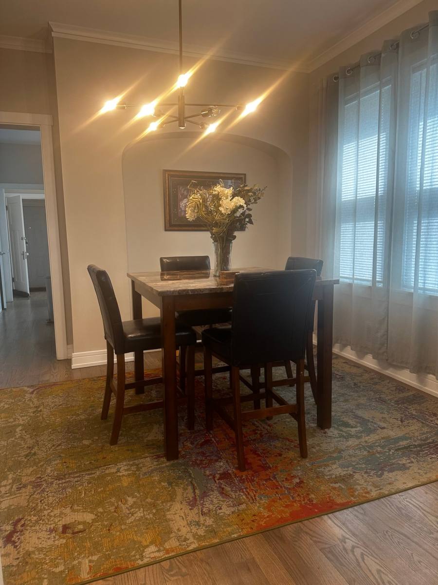 Apartment for rent at 522 N Humphrey Ave #1, Oak Park, IL 60302